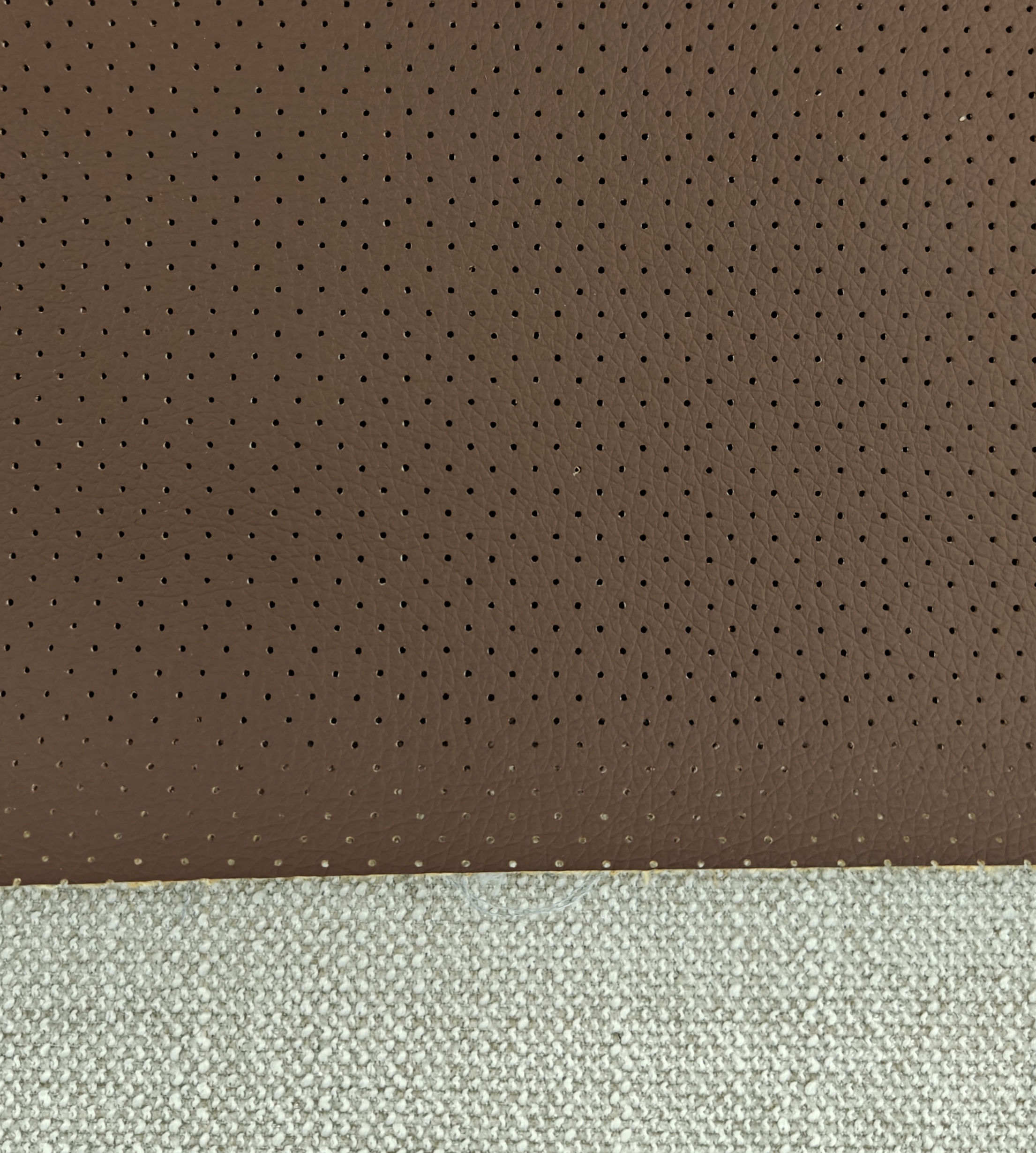 Chronus perforoitu PU-keinonahka Chocolate