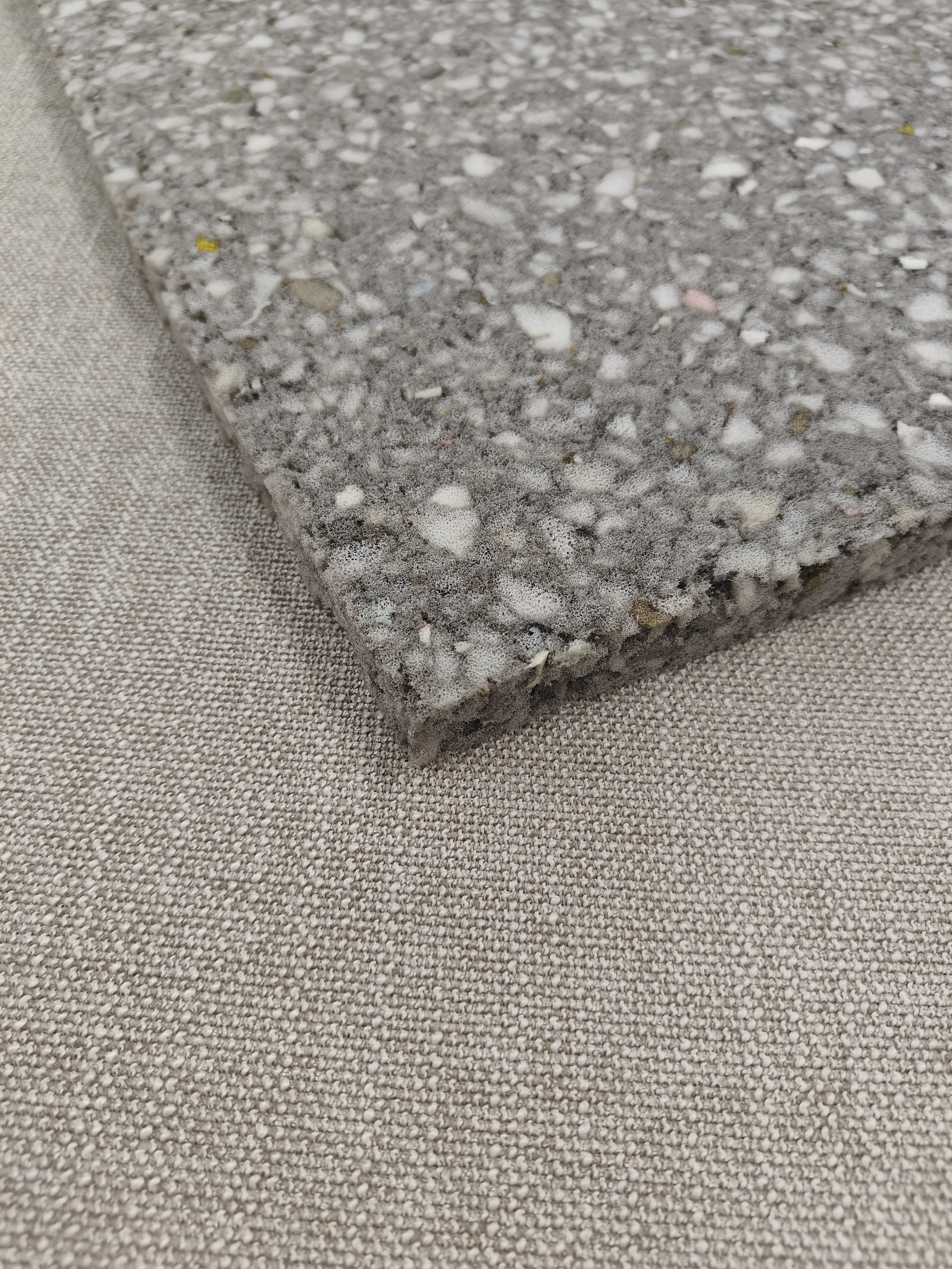 Limi 130kg 2cm rouhepuriste palosuojattu 100x200cm